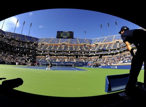 Mardy Fish plays against Tobias Kamke during the US Open 2011 in New York on August 29, 2011 Mardy Fish plays against Tobias Kamke during the US Open 2011 in New York on August 29, 2011