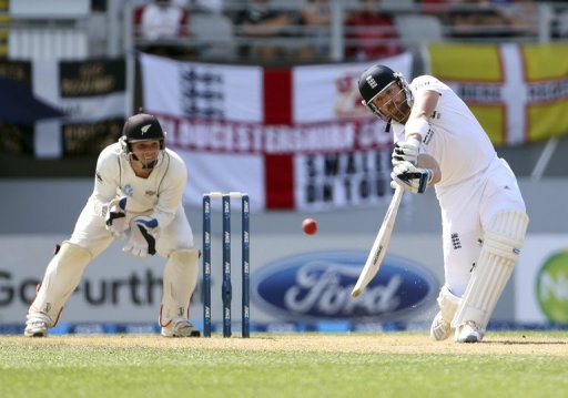 England's Matt Prior (R) bats, watched by New Zealand's BJ Watling, in Auckland, on March 24, 2013 England's Matt Prior (R) bats, watched by New Zealand's BJ Watling, in Auckland, on March 24, 2013