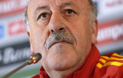 Spain's head coach Vicente Del Bosque gives a press conference at the team' hotel in Paris, on March 25, 2013 Spain's head coach Vicente Del Bosque gives a press conference at the team' hotel in Paris, on March 25, 2013