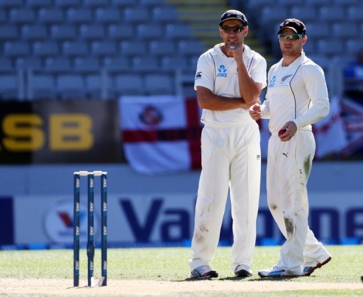 New Zealand's Ross Taylor (L) and Brendon McCullum in discussion during the final Test against England on March 26, 2013 New Zealand's Ross Taylor (L) and Brendon McCullum in discussion during the final Test against England on March 26, 2013