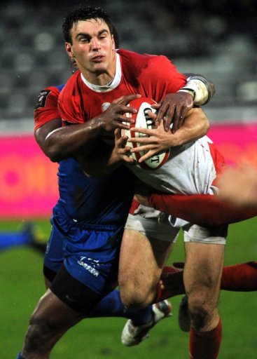 Biarritz's Jean-pascal Barraque (front) is tackled by Grenoble's Aloisio Butonidualevu, in Biarritz, on March 29, 2013 Biarritz's Jean-pascal Barraque (front) is tackled by Grenoble's Aloisio Butonidualevu, in Biarritz, on March 29, 2013