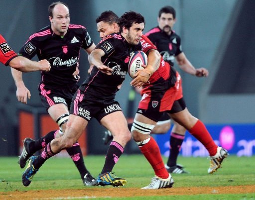Toulon's player Juan Martin Fernandez Lobbe (R) breaks away in Lille, France, on March 30, 2013 Toulon's player Juan Martin Fernandez Lobbe (R) breaks away in Lille, France, on March 30, 2013