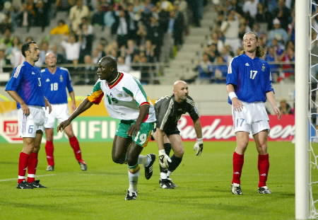 Hasil gambar untuk senegal world cup 2002