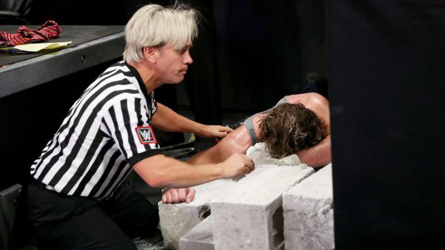 Znalezione obrazy dla zapytania Dean Ambrose injury