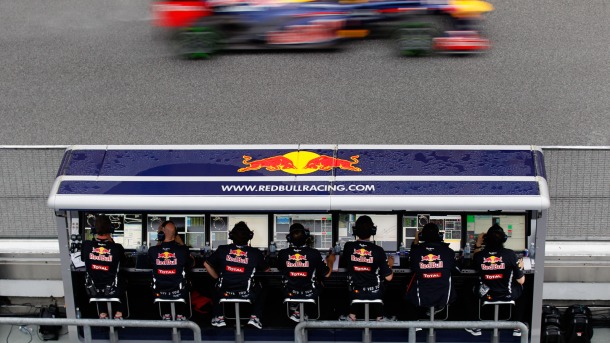 wp-content/uploads/2014/12/red-bull-racing-pitwall-malaysia-f1-1417532173.jpg