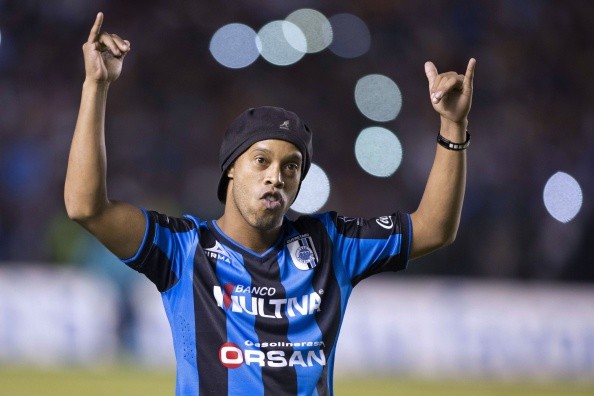 Ronaldinho key as Fluminense agree deal to take part in a friendly ...