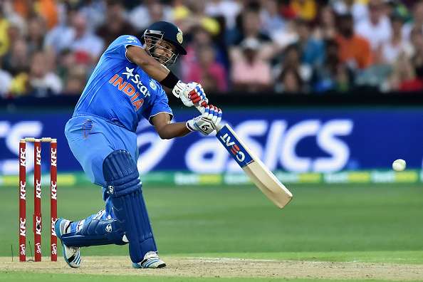 Page 4 - 5 Famous brand endorsements on the bats of Indian cricketers