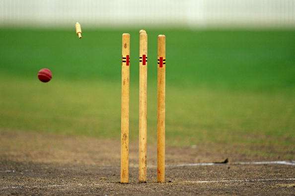 5-instances-when-the-ball-hit-the-stumps-but-the-bails-were-not-dislodged