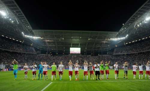 Promoted Leipzig Brush Off Critics To Go Top Of The Table