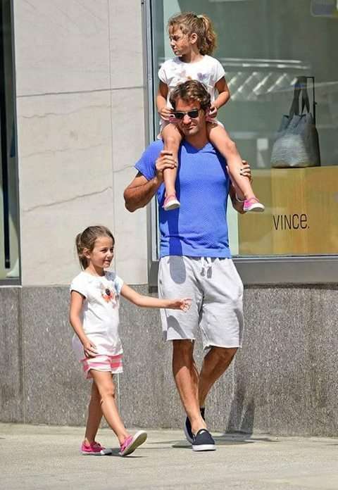 Page 2 - 10 best pictures of Roger Federer's family