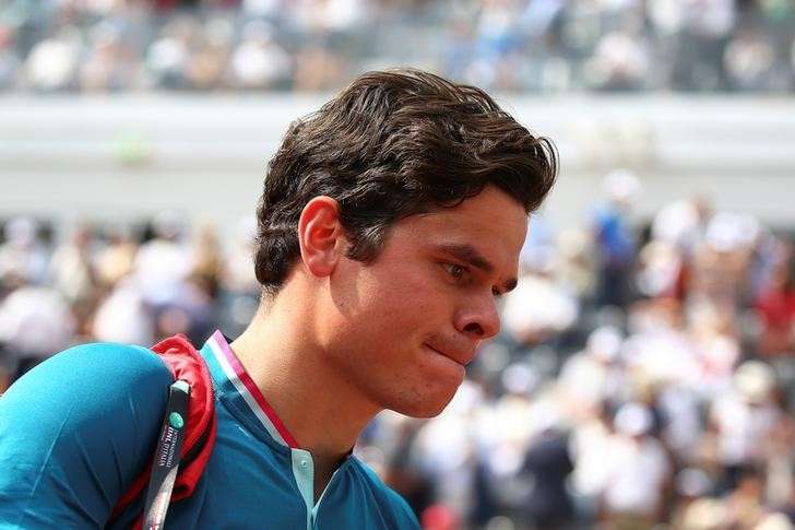 Zverev gives Raonic a lesson in Rome to reach semis