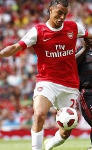 Maroune Chamakh did well by putting pressure on Liverpool's Pepe Reina Maroune Chamakh did well by putting pressure on Liverpool's Pepe Reina